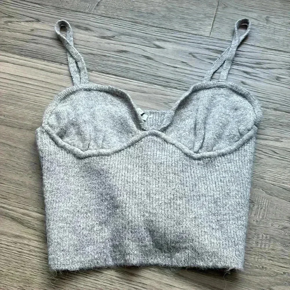 🔥Zara🔥 | Grey ribbed sweater cropped tank top - Picture 2 of 8